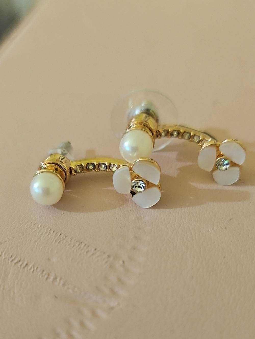 Gold Pearl and White Flower Drop Earrings.  Vintage